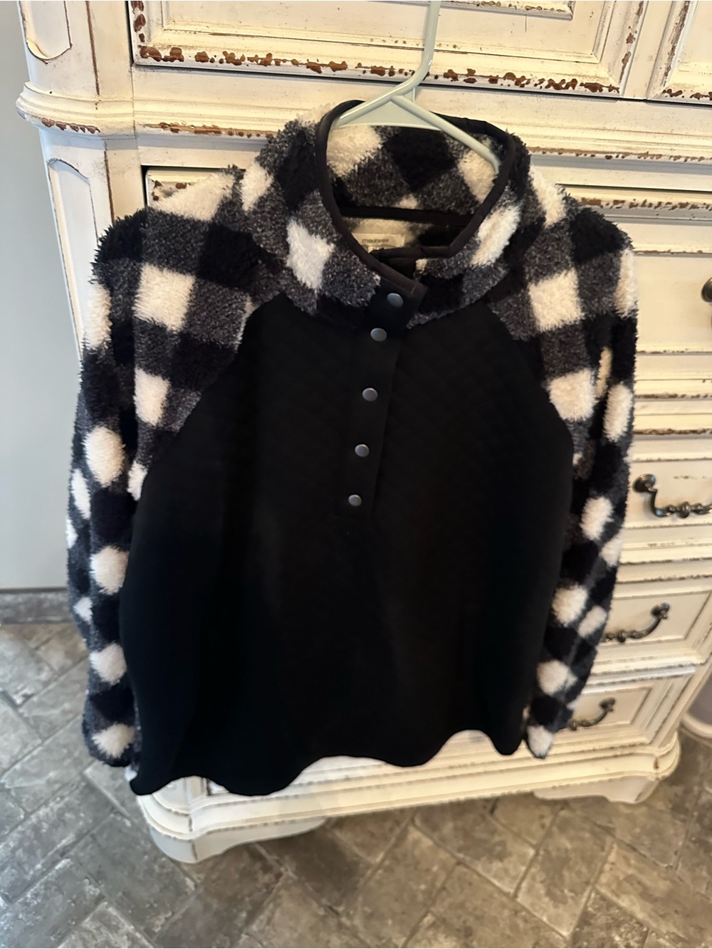 Maurices Black & White Buffalo Check Snap-Front Pullover